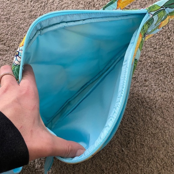 Vera Bradley Crossbody with Lemons - Excellent Condition - Picture 2 of 4